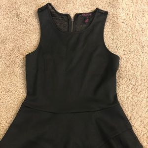 Women’s black sleeveless top